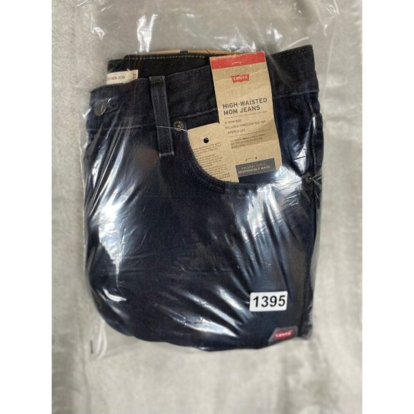 NWT Levi's High-Waisted Mom Jeans - Black Wash - Size 31x29 - Vintage Inspired - Picture 14 of 14